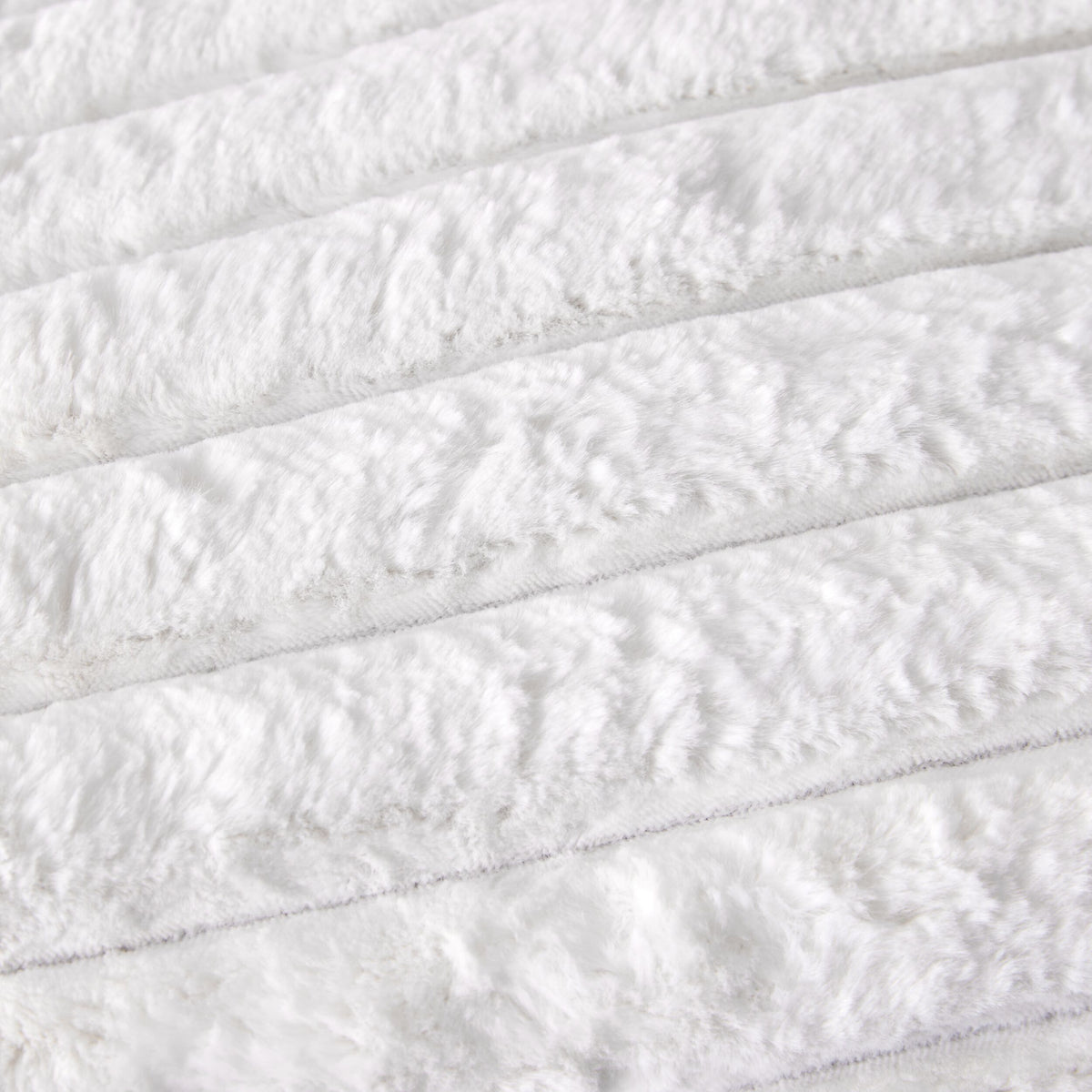 Luxe Rib Faux Fur Blanket Antique White 150x200cm